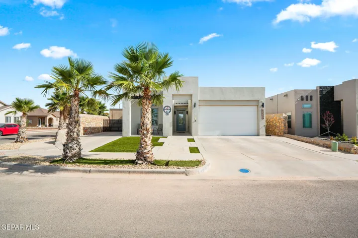 14272 John Scagno, El Paso, Texas 79938