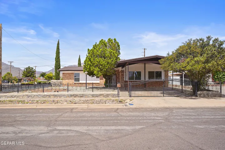 10101 Glen Arbor Street, El Paso, Texas 79924