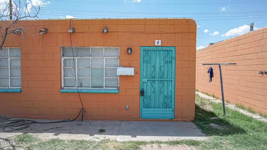 7303 Dale Road 4, El Paso, Texas 79915
