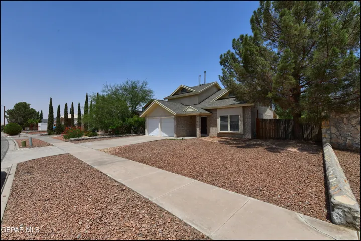 695 Bluff Canyon Circle, El Paso, Texas 79912