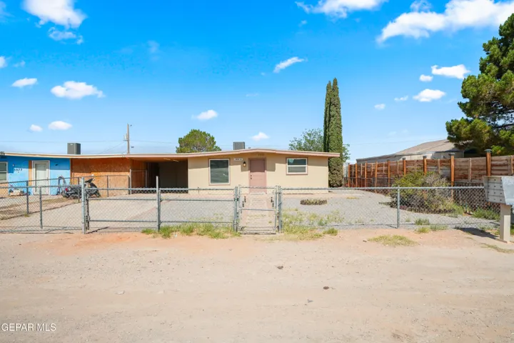 3977 Las Casitas Drive B, El Paso, Texas 79938