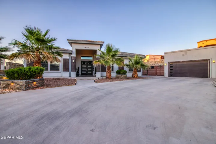 1690 Hough Way, El Paso, Texas 79911