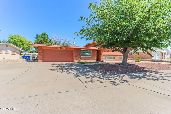 10217 Singapore Avenue, El Paso, Texas 79925