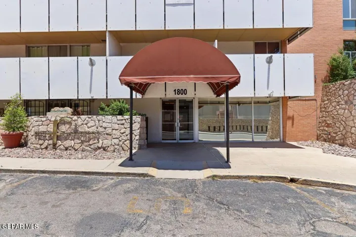 1800 N Stanton Street 908, El Paso, Texas 79902