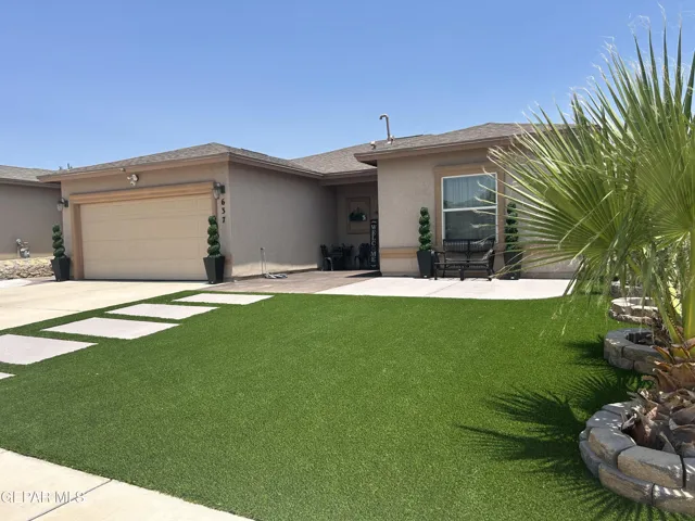 637 Torres Altos Street, Anthony, Texas 79821