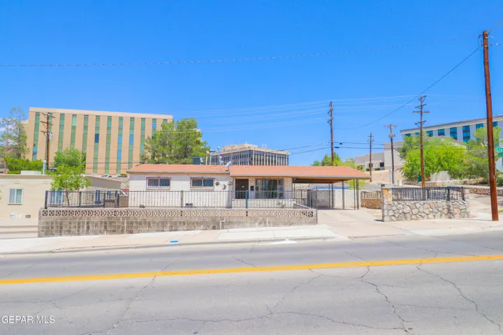 945 N Clark Drive, El Paso, Texas 79905