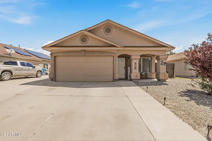 616 Villas Del Valle Road, Socorro, Texas 79927