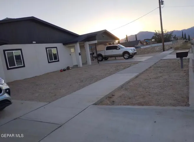 6902 S Angora Loop Avenue B, El Paso, Texas 79924