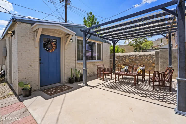 2718 Silver Avenue B, El Paso, Texas 79930