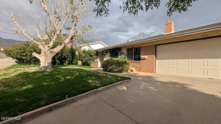 352 Crestmont Drive, El Paso, Texas 79912