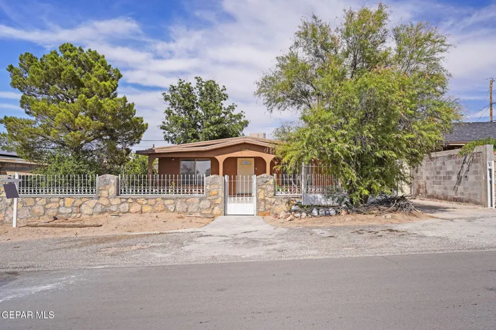 12917 Brandeis Drive, El Paso, Texas 79928