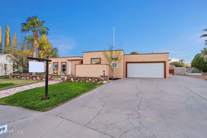 1909 Crow Drive, El Paso, Texas 79935