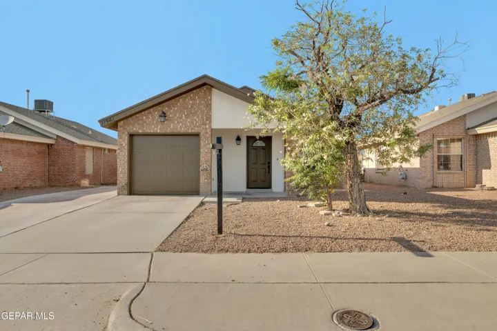 11961 Braveheart Avenue, El Paso, Texas 79936