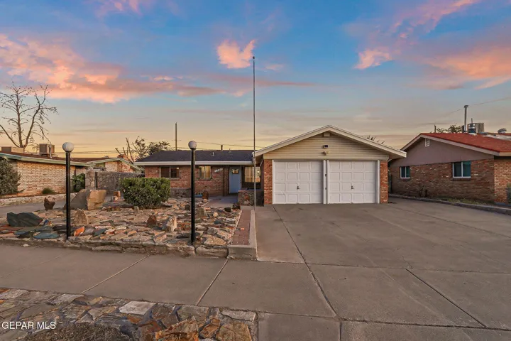 7221 Alto Rey Avenue, El Paso, Texas 79912