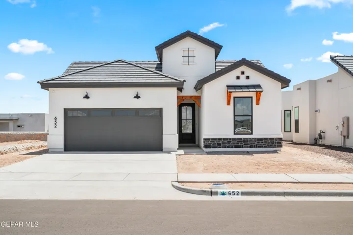 652 Paseo De La Reina Street, Horizon City, Texas 79928
