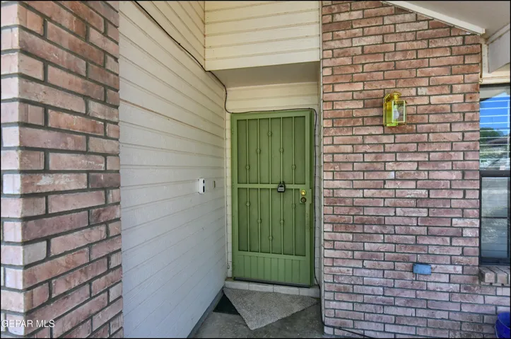 708 Villa Flores Drive, El Paso, Texas 79912