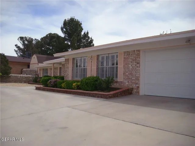 3610 Buxton Drive, Horizon City, Texas 79928