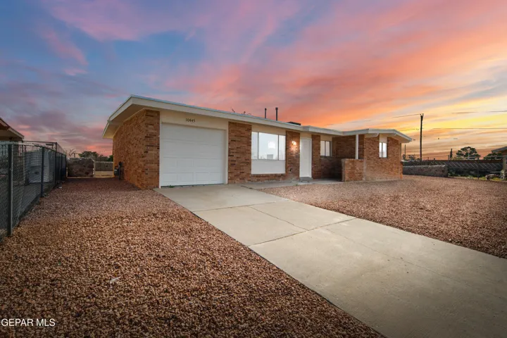 10445 Omega Circle, El Paso, Texas 79924