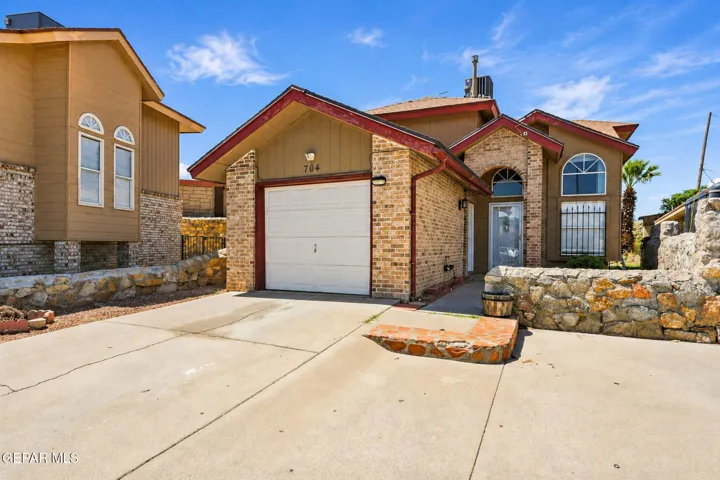 704 Medina Street, El Paso, Texas 79905