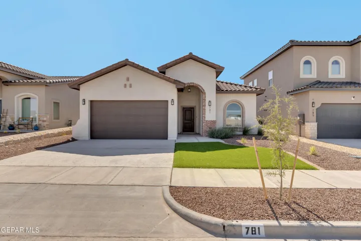 781 Cedarwood Avenue, El Paso, Texas 79928