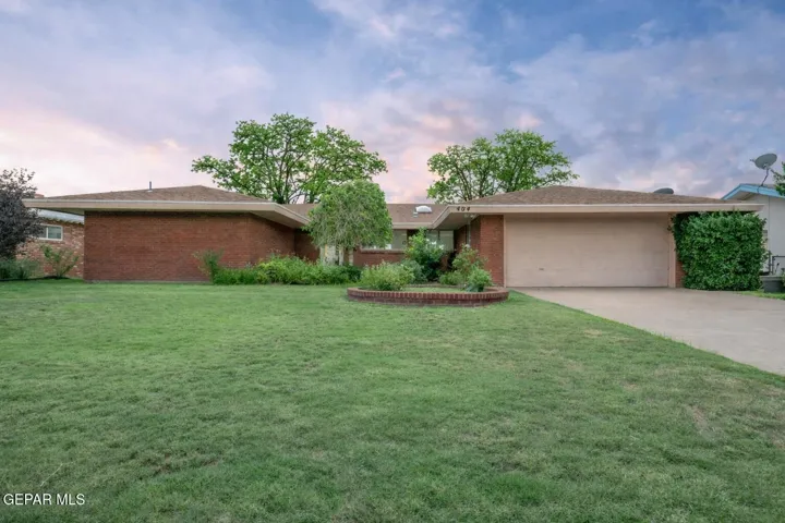 404 Butte Circle, El Paso, Texas 79902