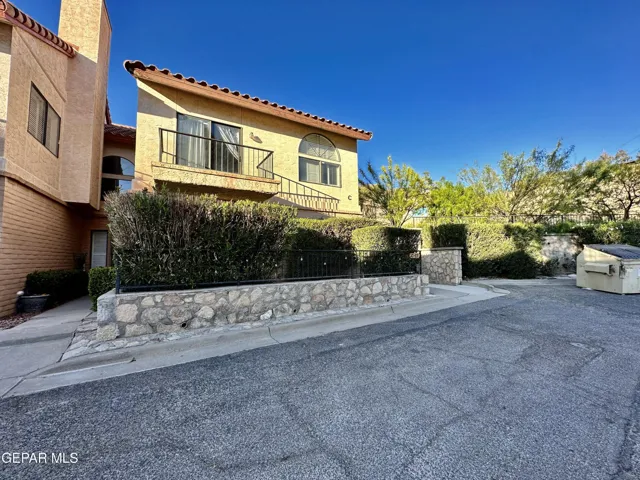 4614 N Stanton Street C-17, El Paso, Texas 79902