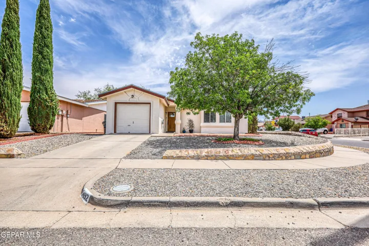 5492 Fire Ridge Circle, El Paso, Texas 79932