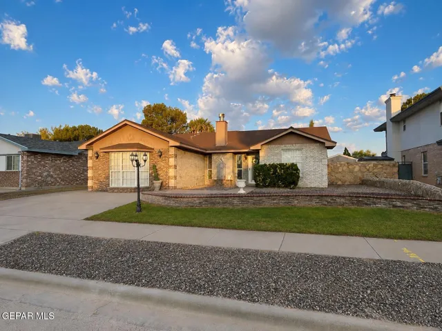 157 Lago De Oro Drive, Horizon City, Texas 79928