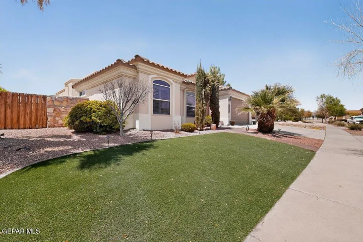 413 Emerald Shore Lane, El Paso, Texas 79928