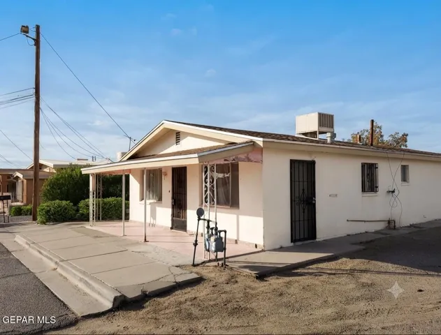 708 E Washington Street, Anthony, Texas 79821