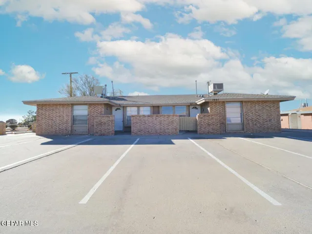 1901 Lake Omega Street C, El Paso, Texas 79936