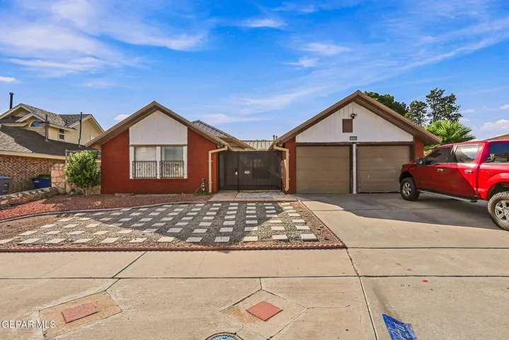 1420 Gene Torres Drive, El Paso, Texas 79936