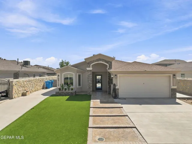 11609 Flor Galatea Way, Socorro, Texas 79927