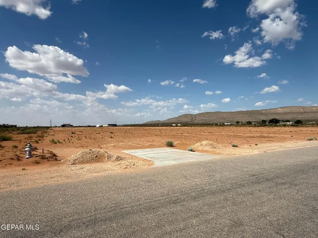 14601 H Derringer Road, El Paso, Texas 79938