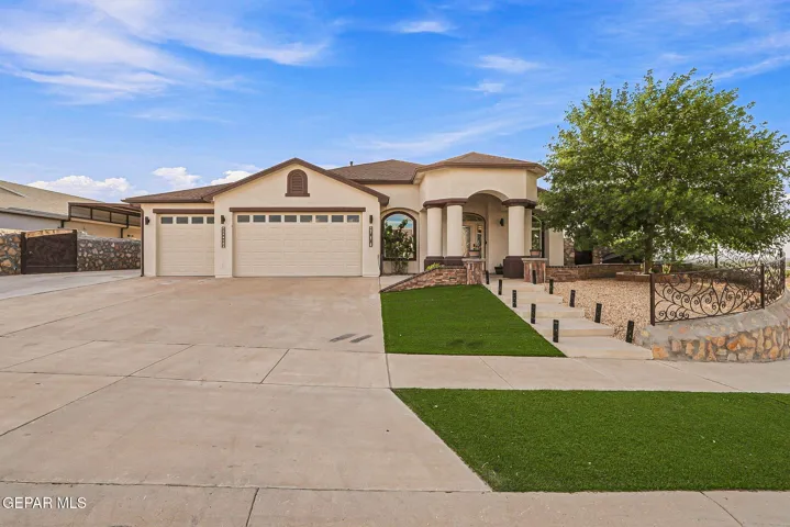 714 Gold Beach 2400 sq ft. plus casita plus 3 car garage, plus RV park and much more...