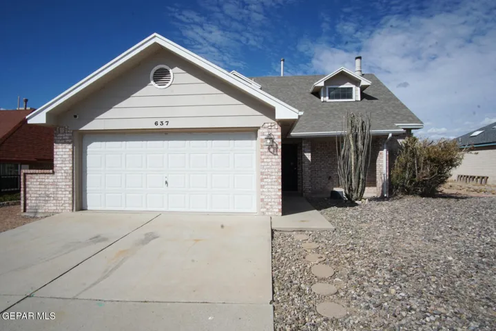 637 Woodcrest Lane, El Paso, Texas 79912