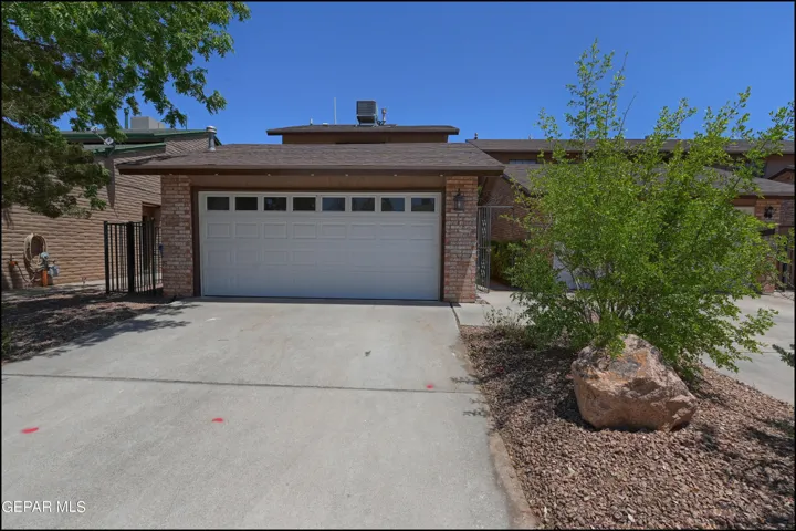 7041 Portugal A, El Paso, Texas 79912