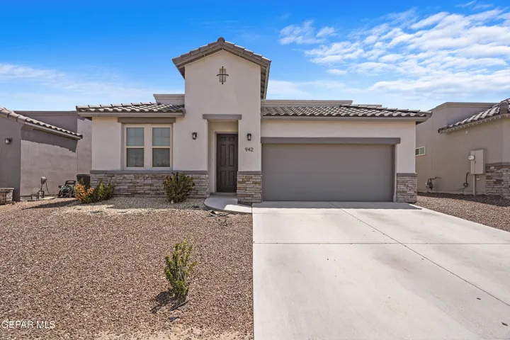 942 Follifoot Place, El Paso, Texas 79928