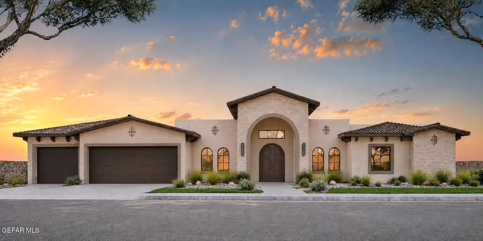 425 Vista Del Rio Avenue, El Paso, Texas 79932