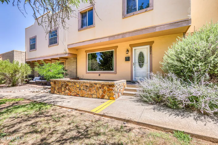221 Montebello Drive, El Paso, Texas 79912