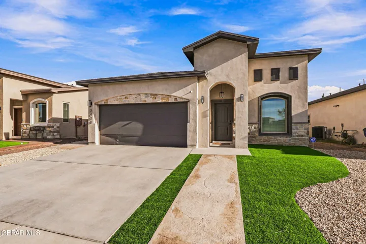 7420 Norte Valley Lane, El Paso, Texas 79934