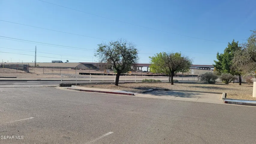 10021 Railroad