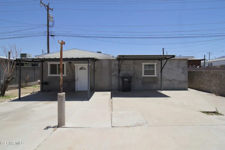 8606 Gateway Boulevard W, Canutillo, Texas 79835