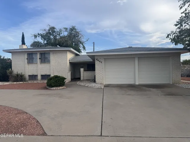 8800 Sampson Court, El Paso, Texas 79925