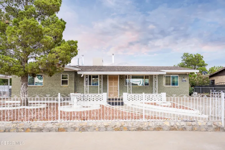 2636 Prestwick Road, El Paso, Texas 79925
