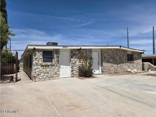 3909 Sunrise Avenue 2, El Paso, Texas 79904