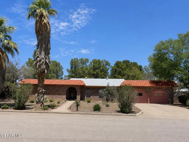 416 Penroy Lane, Horizon City, Texas 79928