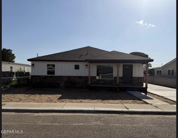 1007 N Carol Avenue, Pecos, Texas 79772