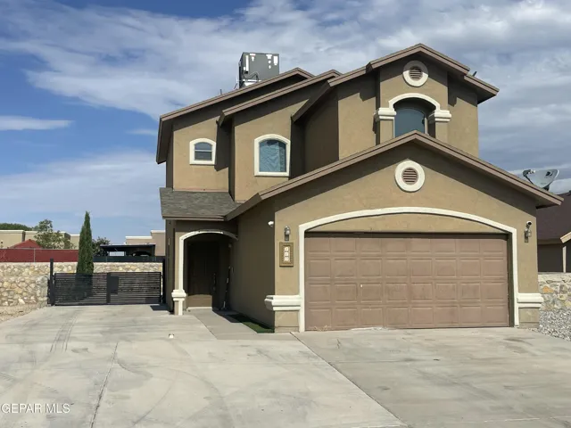 809 Desert Moon Drive, Horizon City, Texas 79928
