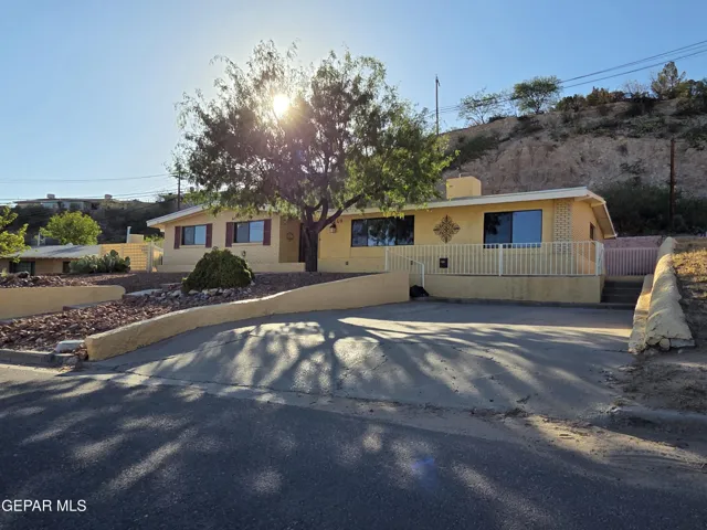 4249 Canterbury Drive, El Paso, Texas 79902